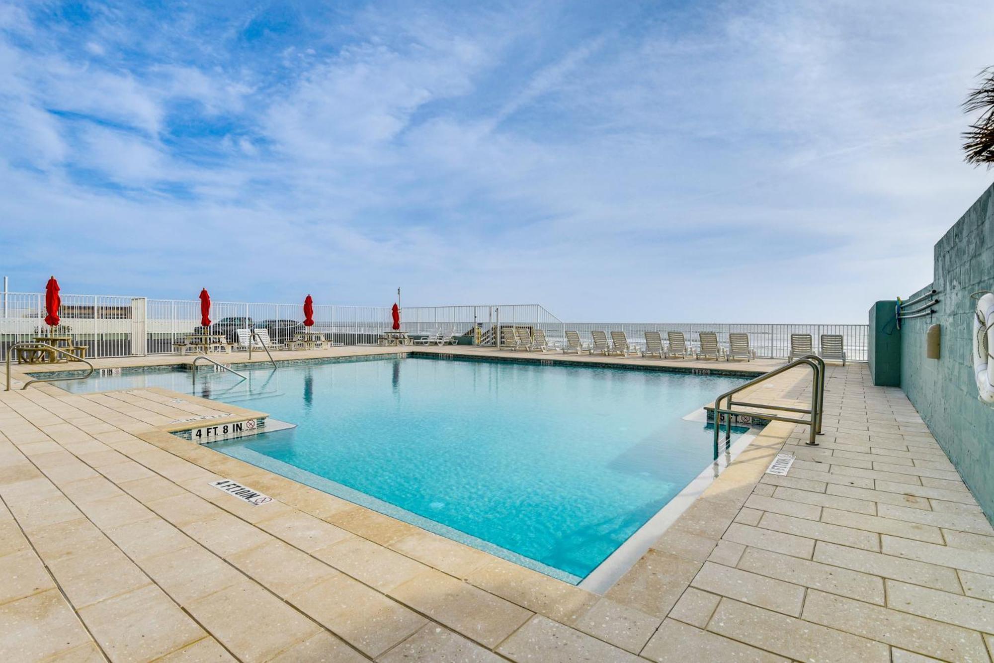 Updated Daytona Beach Oceanfront Studio! Luaran gambar