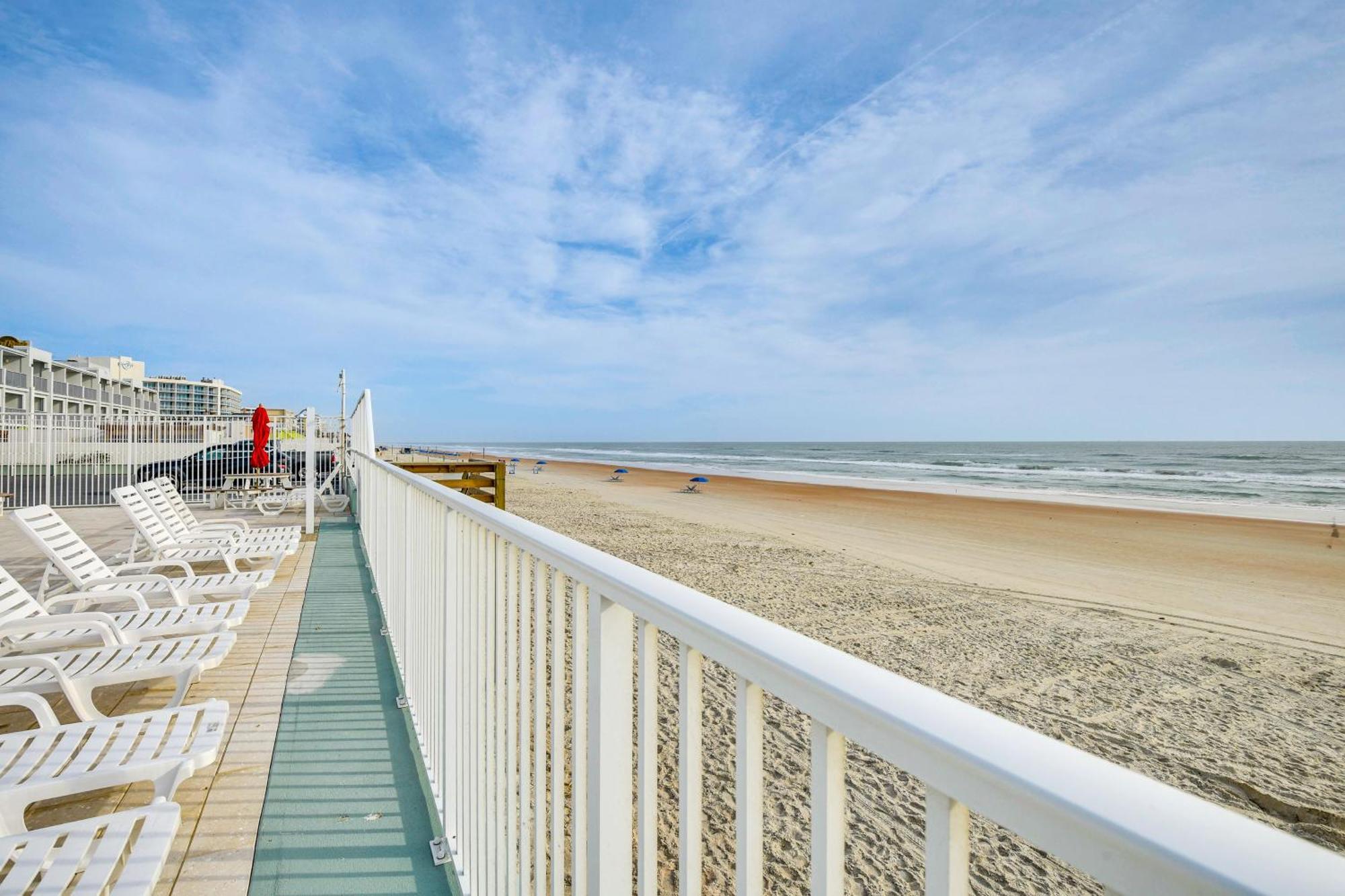 Updated Daytona Beach Oceanfront Studio! Luaran gambar