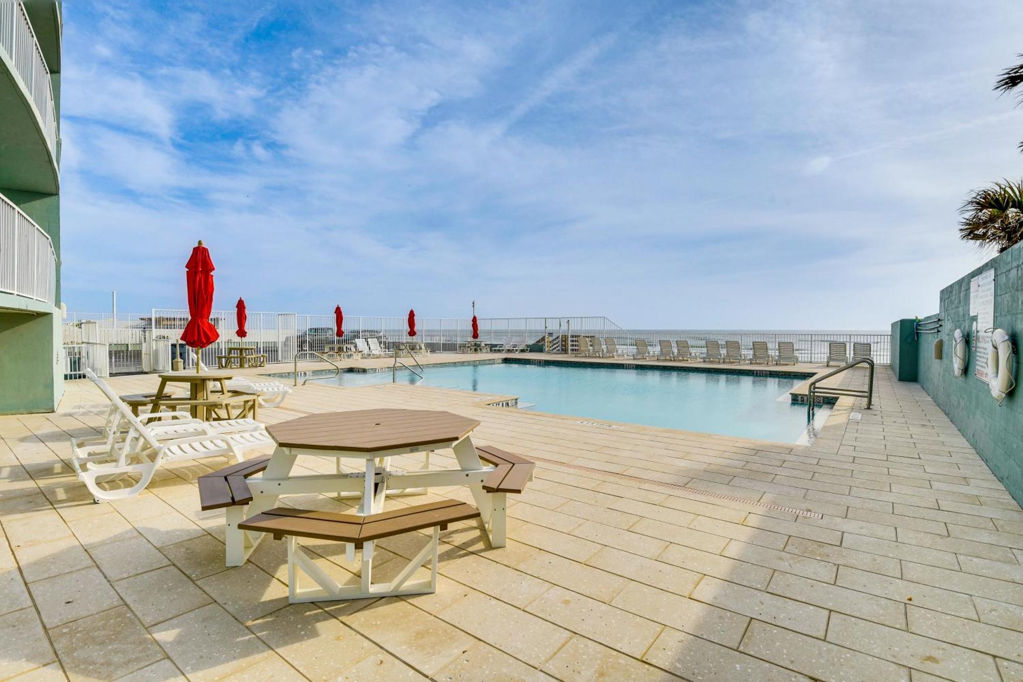 Updated Daytona Beach Oceanfront Studio! Luaran gambar